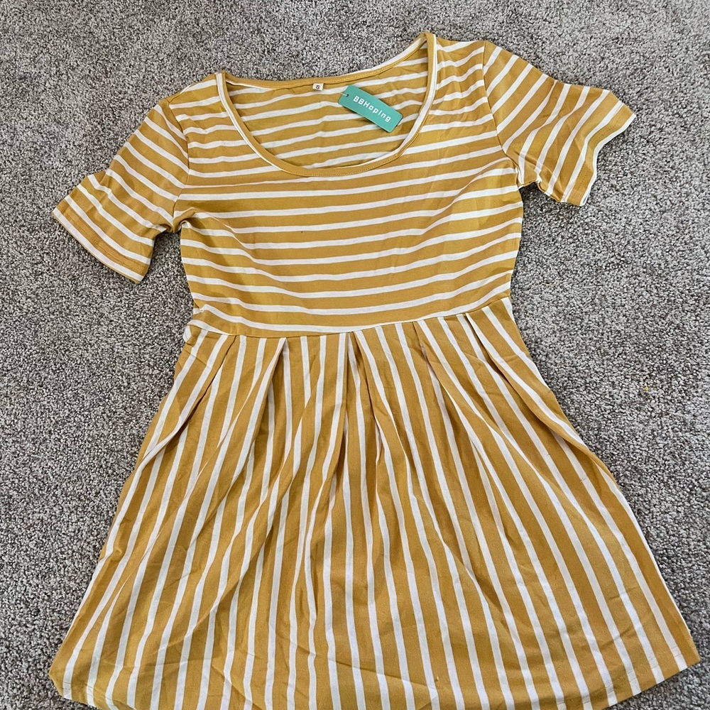 Maternity Striped Yellow and White Short Sleeve Top